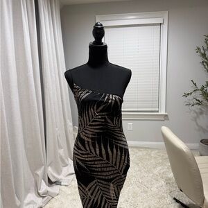 JLUXLABEL Black and Gold One-Shoulder Dress